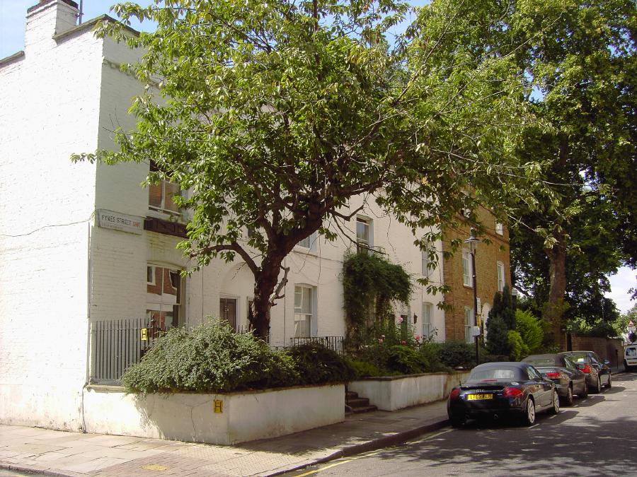 6 Fynes Street